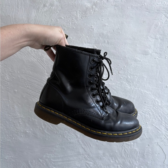 Dr. Martens Shoes - Dr. Martens 1460 smooth black leather 8-eye boot